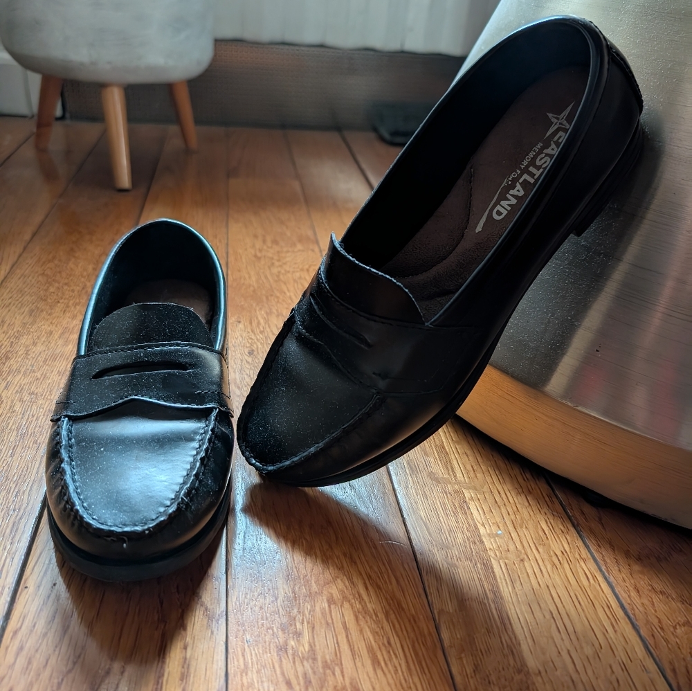Eastland women's Black Loafers